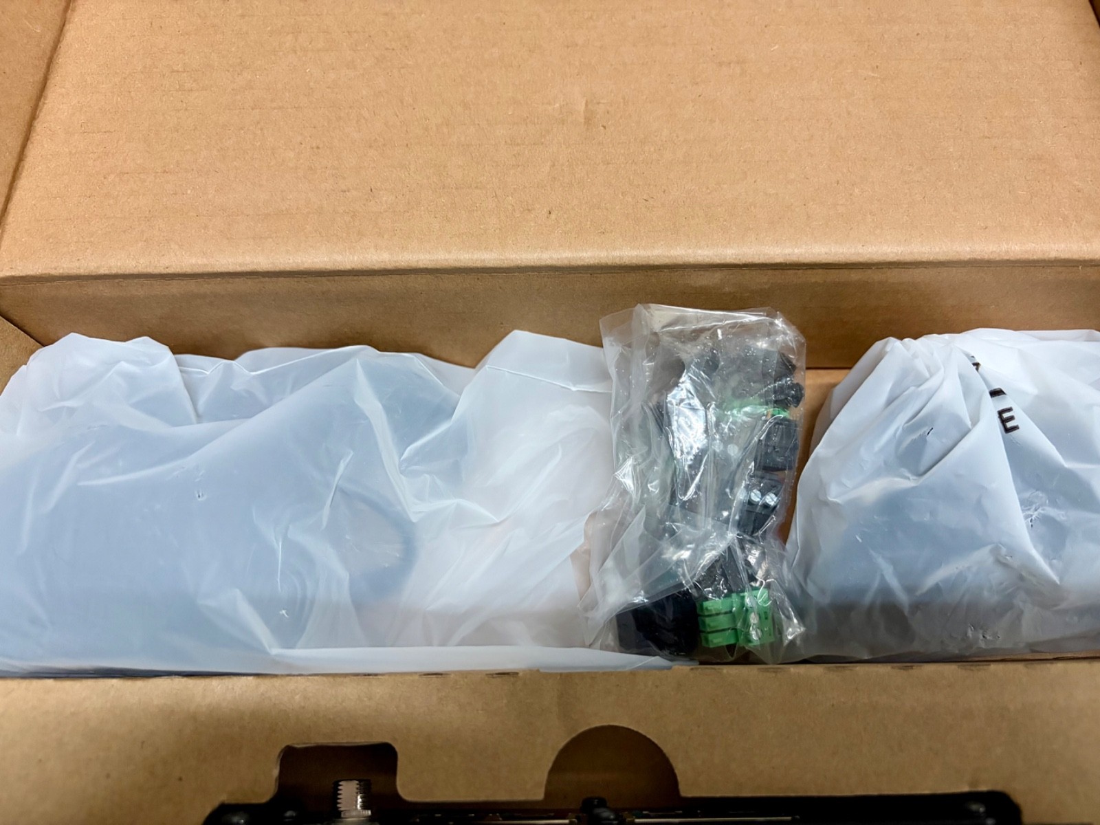 CLEARONE-CEILING-MIC-ARRAY-ANALOG-X-INTERFACE-BOX-Open-Box-137353948787-4